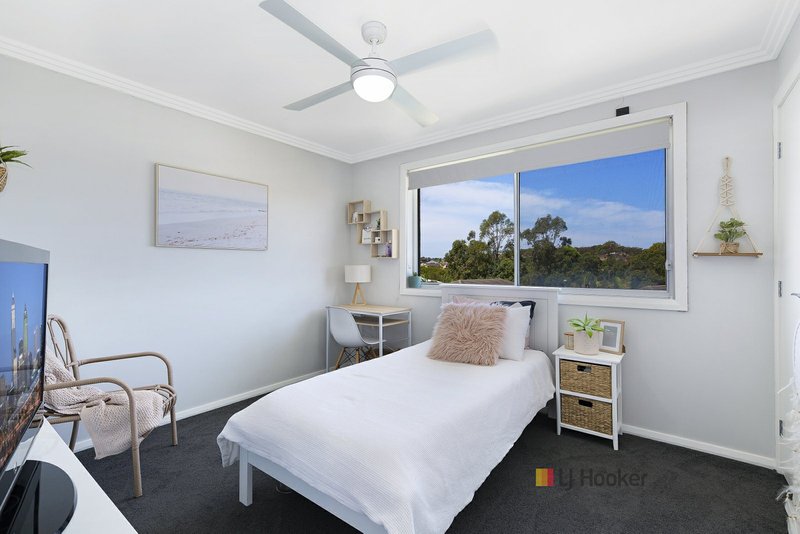 Photo - 18 Haven Crescent, Woongarrah NSW 2259 - Image 15