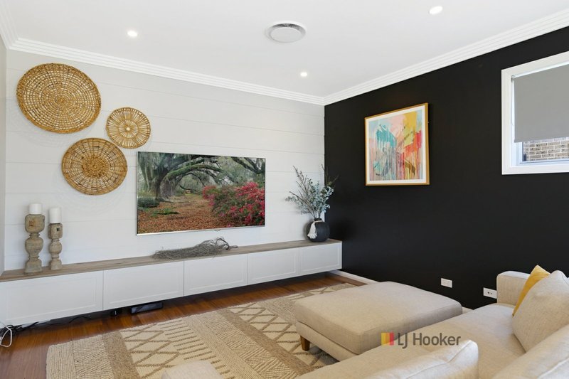 Photo - 18 Haven Crescent, Woongarrah NSW 2259 - Image 7