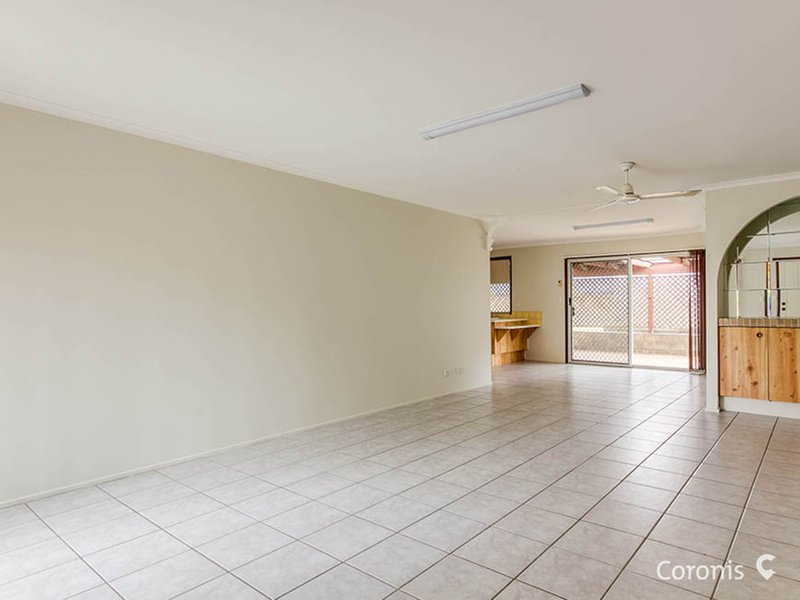 Photo - 18 Hawbridge Street, Carseldine QLD 4034 - Image 5