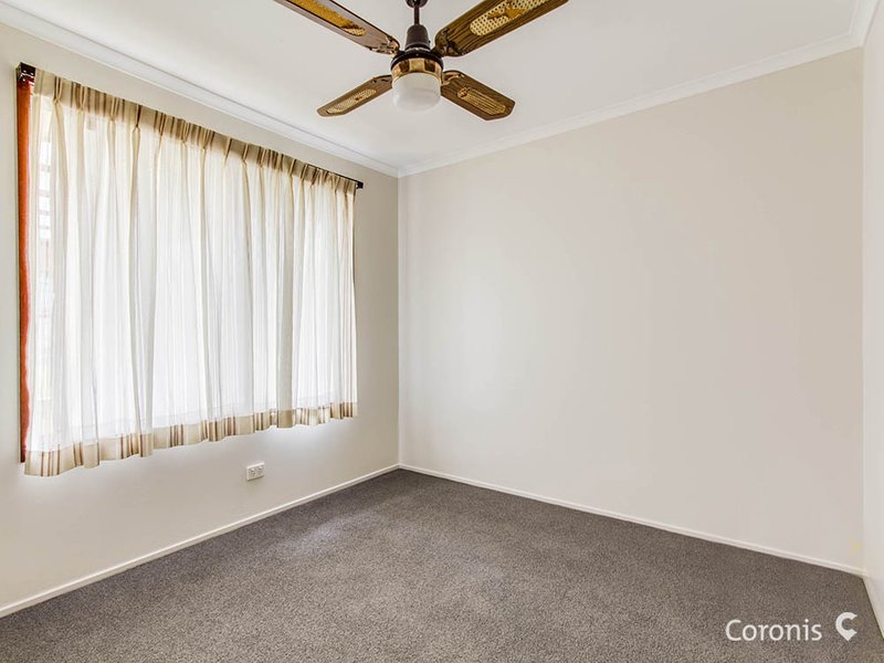 Photo - 18 Hawbridge Street, Carseldine QLD 4034 - Image 12