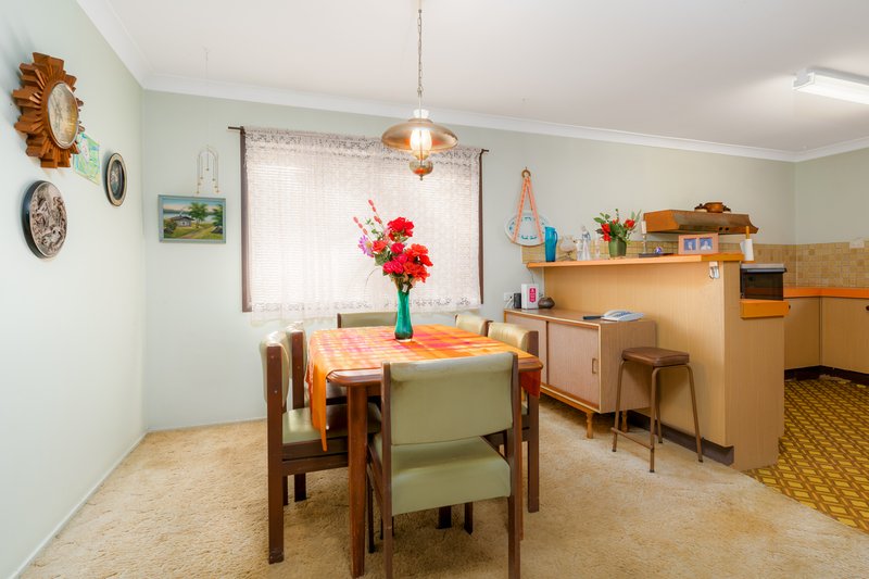 Photo - 18 Hawdon Crescent, Springwood QLD 4127 - Image 6