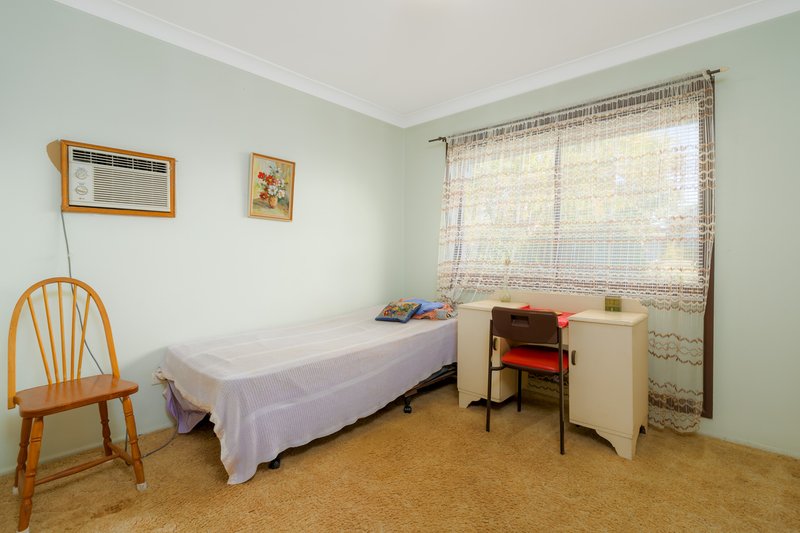 Photo - 18 Hawdon Crescent, Springwood QLD 4127 - Image 8