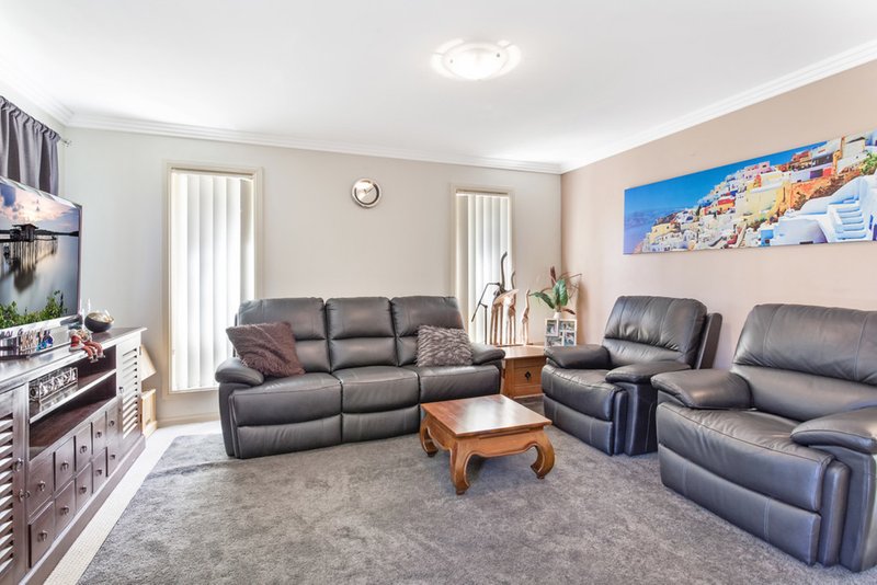 Photo - 1/8 Hayden Close, Watanobbi NSW 2259 - Image 4