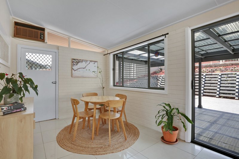 Photo - 18 Hayward Street, Kanahooka NSW 2530 - Image 6