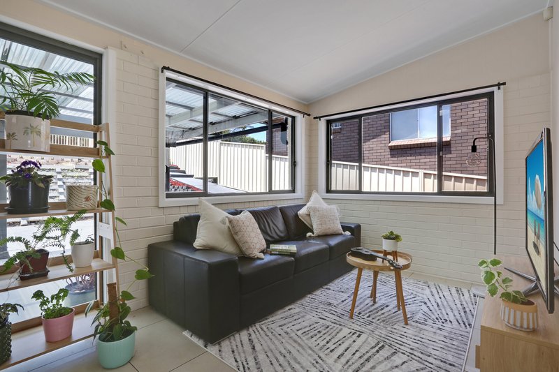 Photo - 18 Hayward Street, Kanahooka NSW 2530 - Image 7