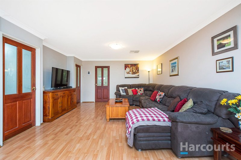 Photo - 18 Heacham Avenue, Hocking WA 6065 - Image 6