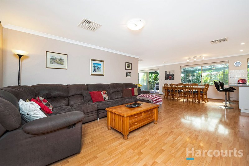 Photo - 18 Heacham Avenue, Hocking WA 6065 - Image 13