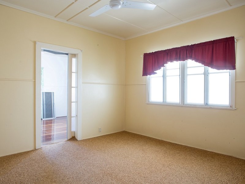 Photo - 18 Head Street, Laidley QLD 4341 - Image 6