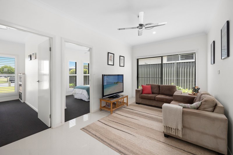 Photo - 18 Hegarty Circuit, Bli Bli QLD 4560 - Image 11