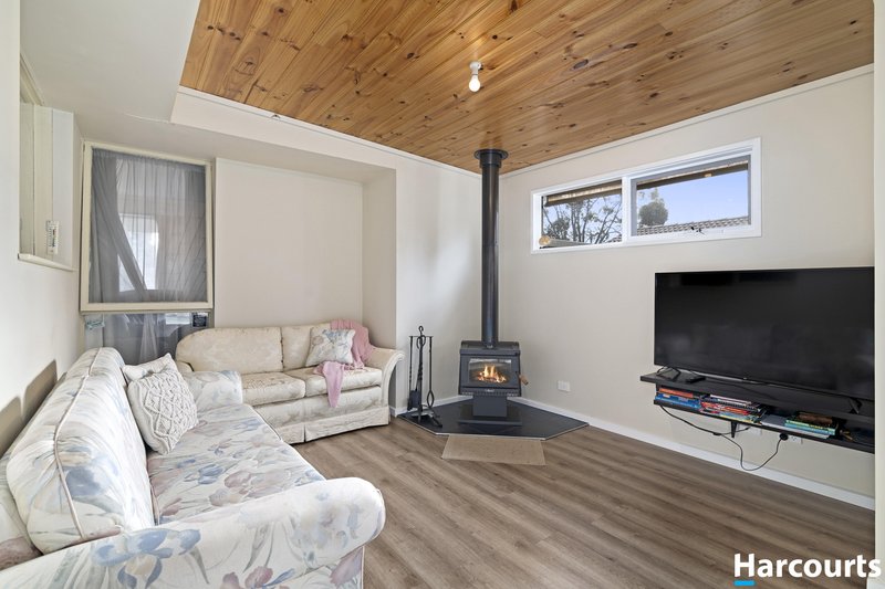 Photo - 18 Herman Court, Lysterfield VIC 3156 - Image 3