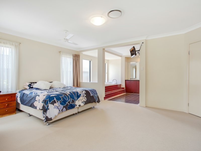 Photo - 18 Hewson Court, Mudgeeraba QLD 4213 - Image 7