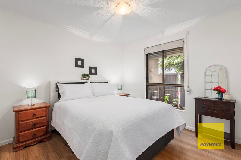 Photo - 1/8 Heytesbury Street, Herne Hill VIC 3218 - Image 5