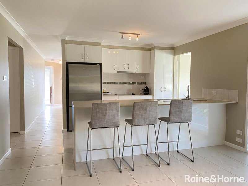 Photo - 18 Hibiscus Place, Bomaderry NSW 2541 - Image 3