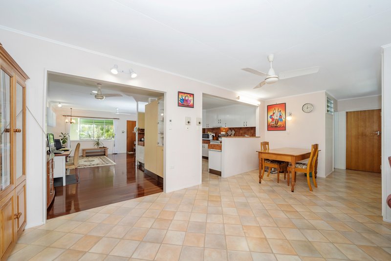 Photo - 18 Hibiscus Street, Cranbrook QLD 4814 - Image 4