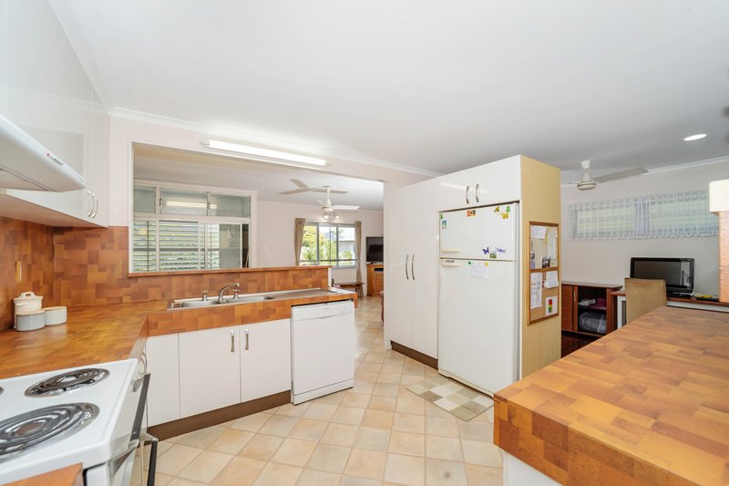 Photo - 18 Hibiscus Street, Cranbrook QLD 4814 - Image 5