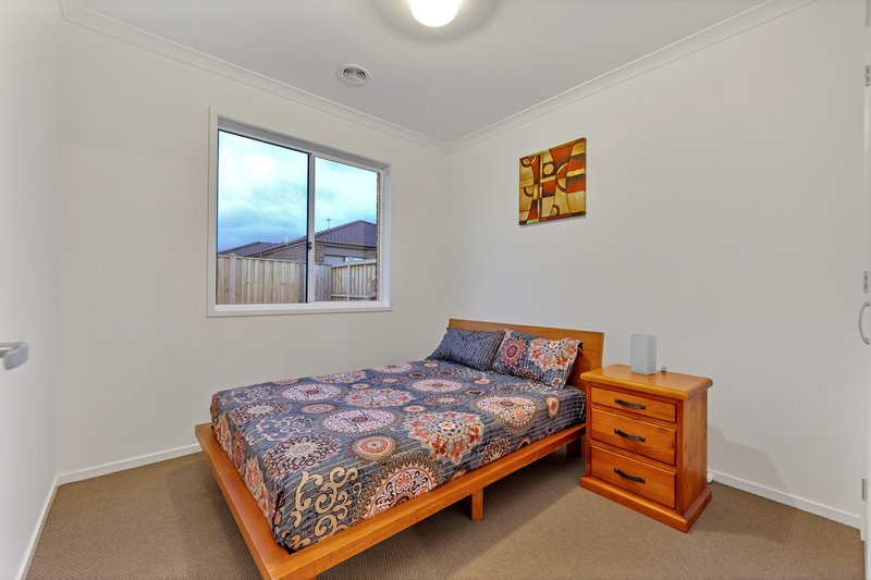 Photo - 18 Hickory Road, Mickleham VIC 3064 - Image 12