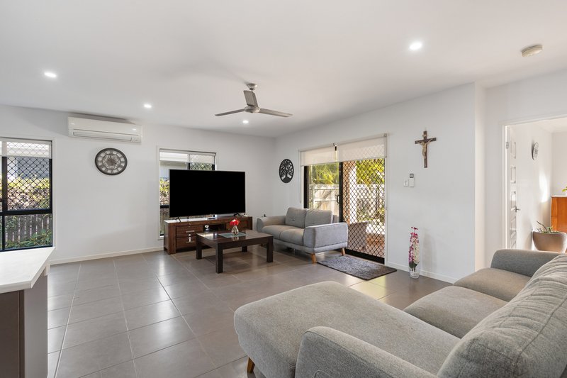 Photo - 18 Highview Terrace, Murrumba Downs QLD 4503 - Image 3