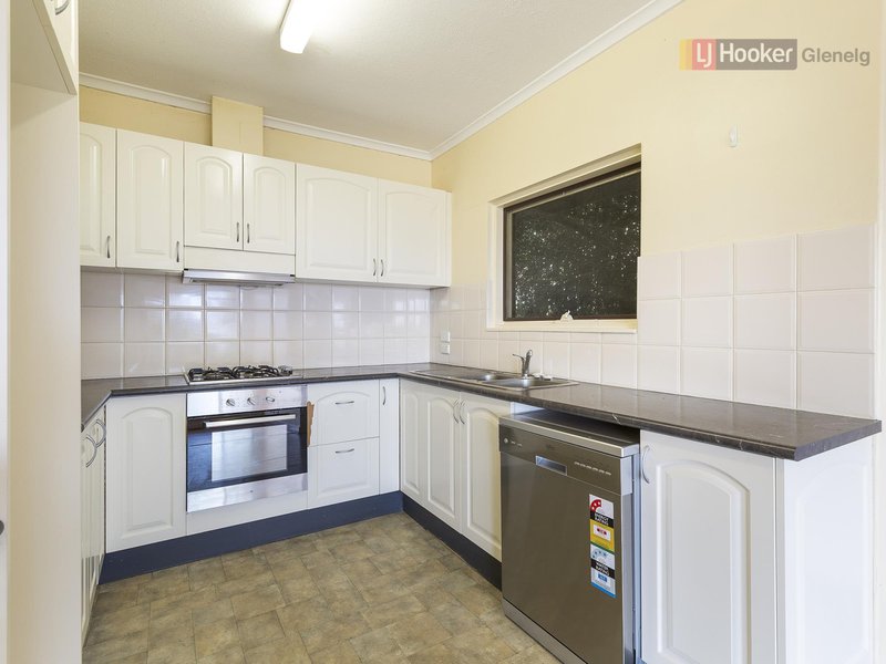 Photo - 18 Hill Street, Seacliff Park SA 5049 - Image 4