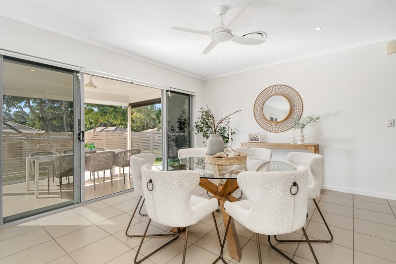 Photo - 18 Hillside Circuit, Chermside West QLD 4032 - Image 7