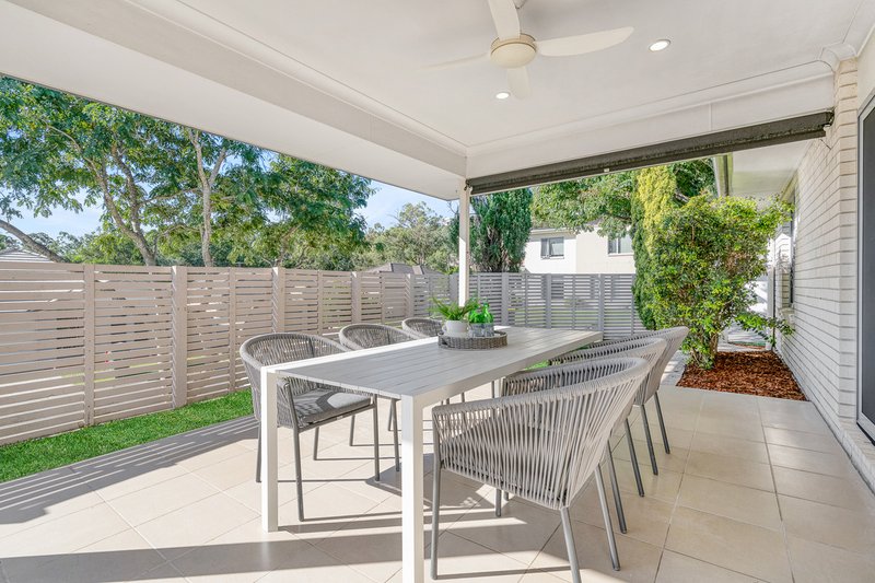 Photo - 18 Hillside Circuit, Chermside West QLD 4032 - Image 10