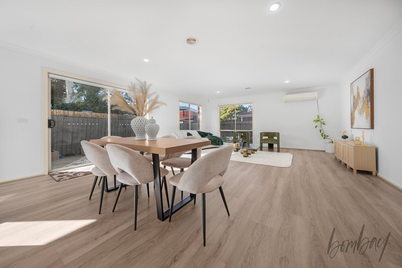 Photo - 18 Hilton Street, Craigieburn VIC 3064 - Image 7