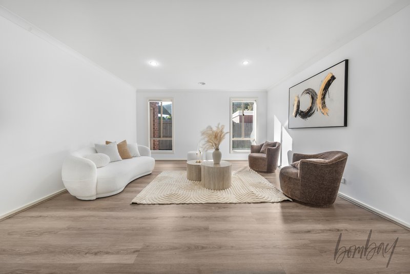 Photo - 18 Hilton Street, Craigieburn VIC 3064 - Image 8