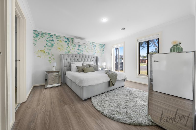 Photo - 18 Hilton Street, Craigieburn VIC 3064 - Image 10