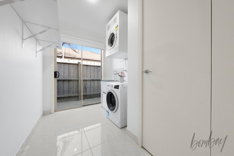 Photo - 18 Hilton Street, Craigieburn VIC 3064 - Image 16