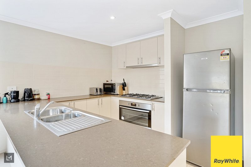 Photo - 18 Hodgson Avenue, Tarneit VIC 3029 - Image 10