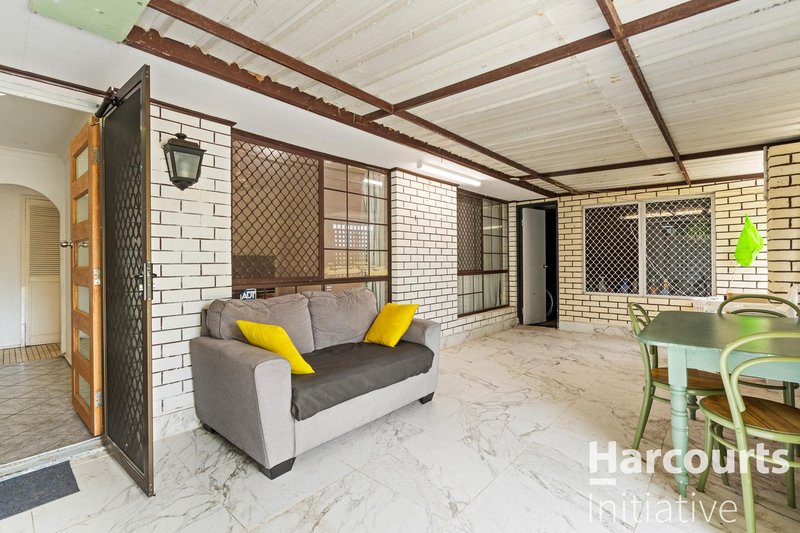 Photo - 18 Hollingsworth Avenue, Koondoola WA 6064 - Image 2