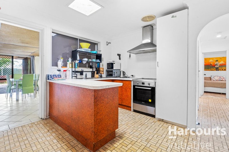 Photo - 18 Hollingsworth Avenue, Koondoola WA 6064 - Image 4