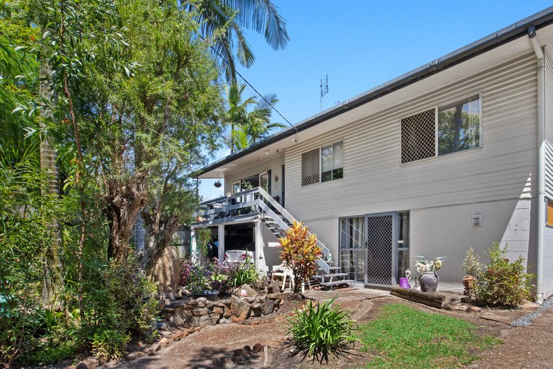 Photo - 18 Hollywell Road, Biggera Waters QLD 4216 - Image 7