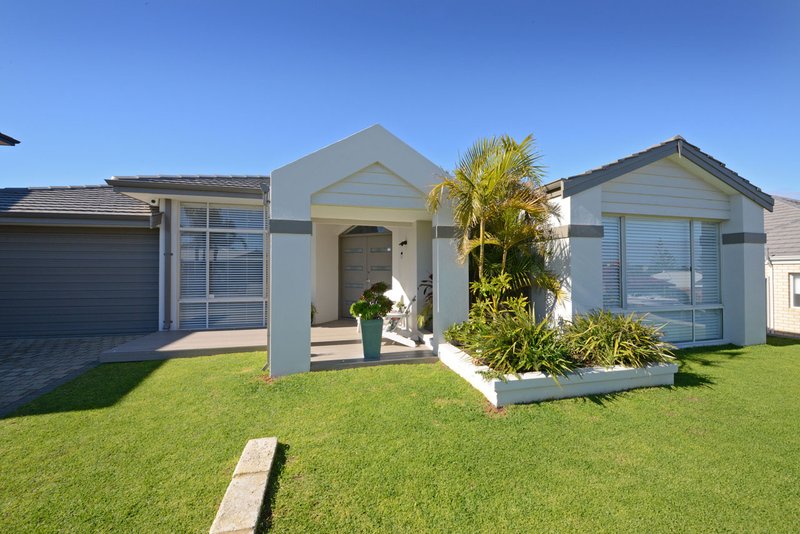 18 Holyhead Green, Mindarie WA 6030