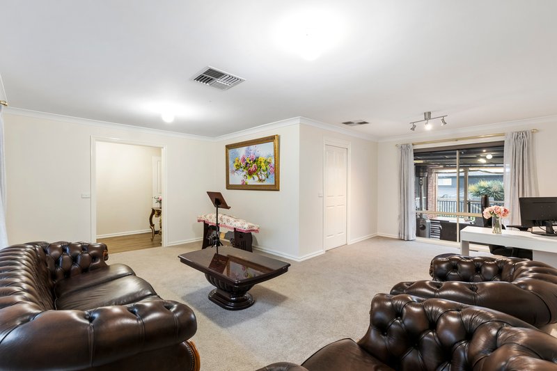 Photo - 18 Honeyeater Terrace, South Morang VIC 3752 - Image 7