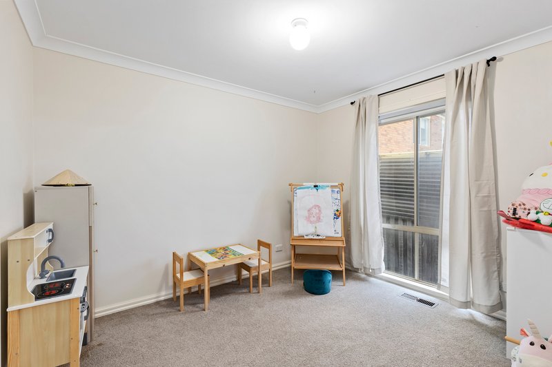 Photo - 18 Honeyeater Terrace, South Morang VIC 3752 - Image 13