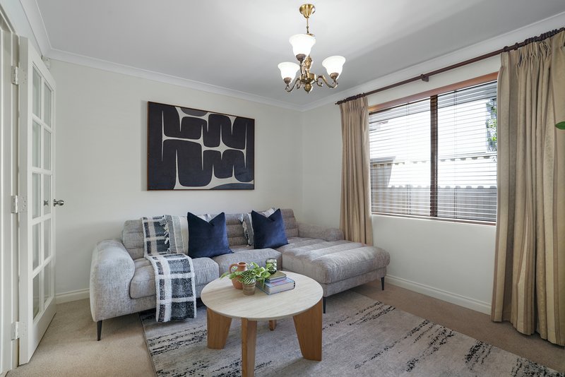 Photo - 18 Honeymyrtle Turn, Stirling WA 6021 - Image 6