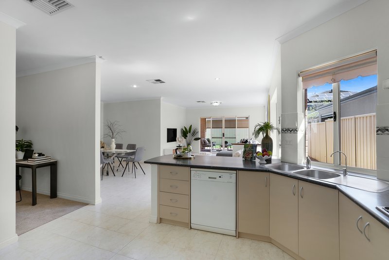 Photo - 18 Honeymyrtle Turn, Stirling WA 6021 - Image 10