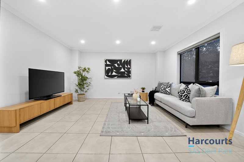 Photo - 18 Horatio Street, Point Cook VIC 3030 - Image 9