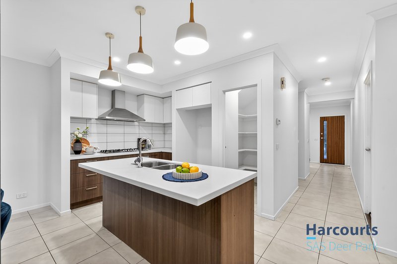 Photo - 18 Horatio Street, Point Cook VIC 3030 - Image 17