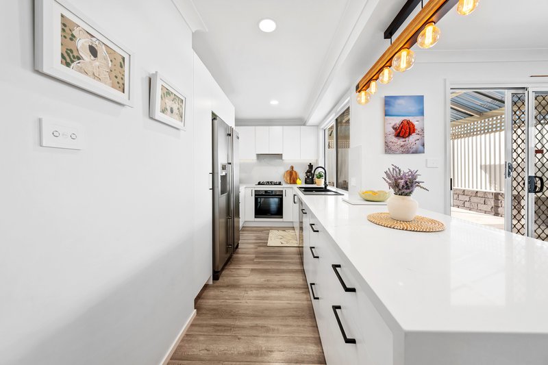 Photo - 18 Hosking Avenue, West Hoxton NSW 2171 - Image 4