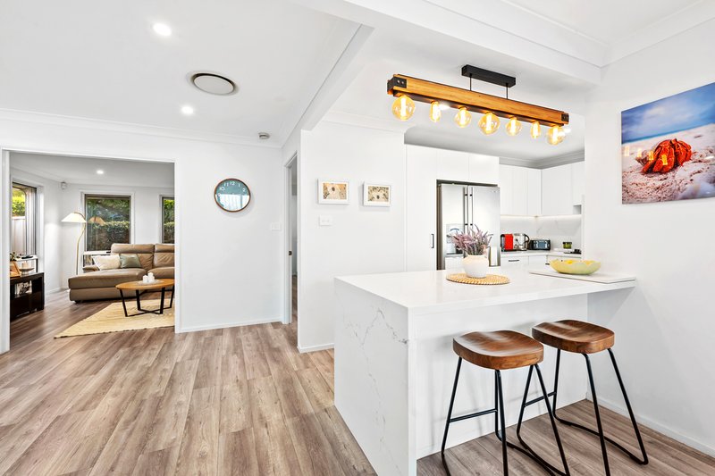 Photo - 18 Hosking Avenue, West Hoxton NSW 2171 - Image 5