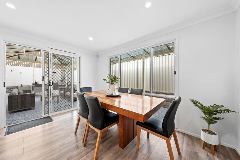 Photo - 18 Hosking Avenue, West Hoxton NSW 2171 - Image 6