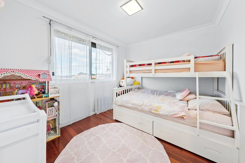 Photo - 18 Hosking Avenue, West Hoxton NSW 2171 - Image 8