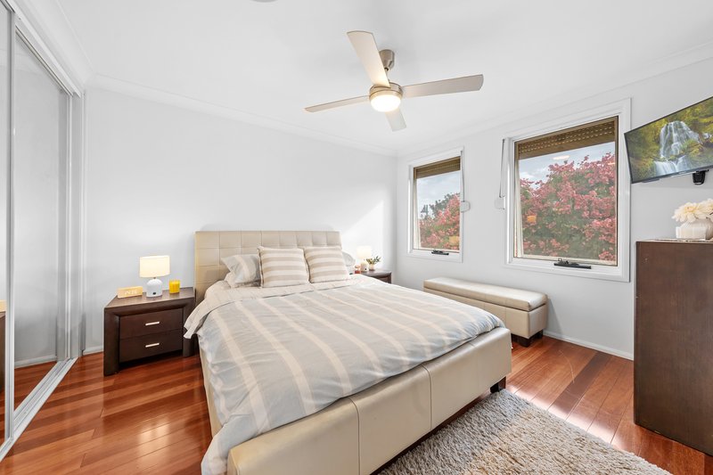 Photo - 18 Hosking Avenue, West Hoxton NSW 2171 - Image 9