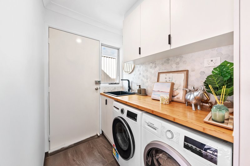 Photo - 18 Hosking Avenue, West Hoxton NSW 2171 - Image 11