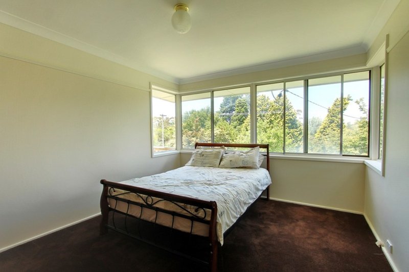 Photo - 18 Hughes Avenue, Lawson NSW 2783 - Image 4