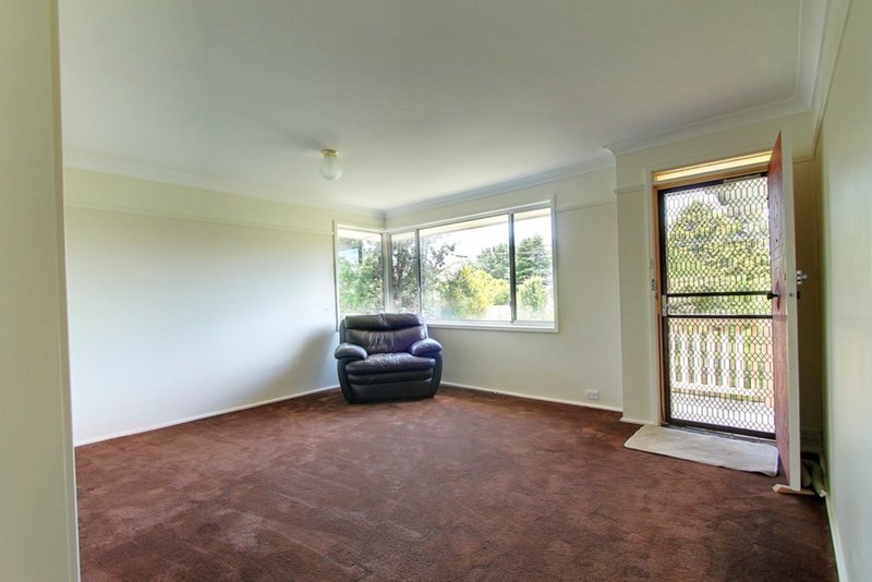 Photo - 18 Hughes Avenue, Lawson NSW 2783 - Image 9