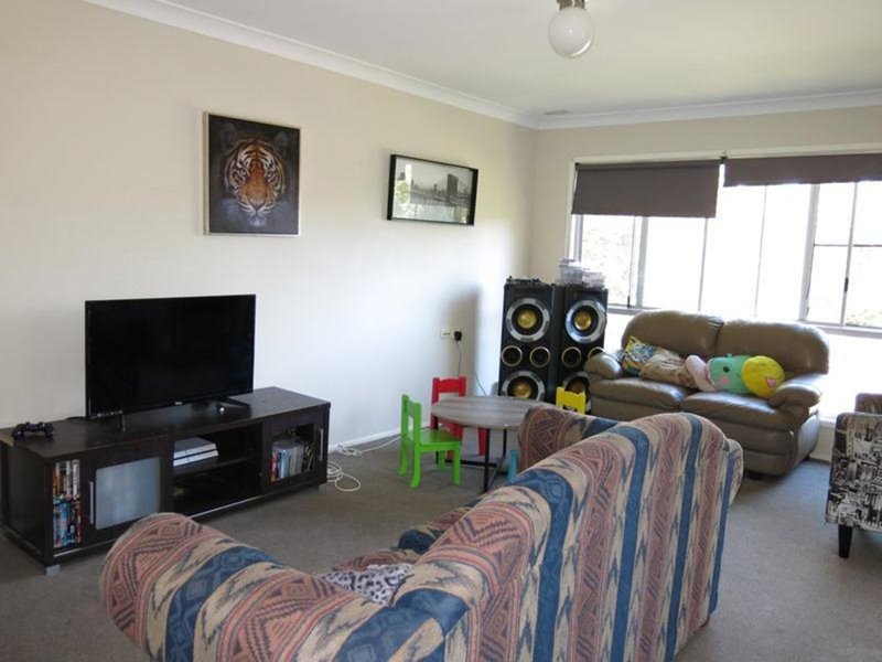 Photo - 18 Hughes Street, Taree NSW 2430 - Image 2