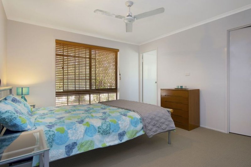 Photo - 18 Huntington Drive, Kallangur QLD 4503 - Image 8