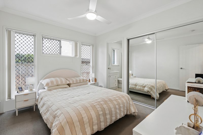 Photo - 18 Hurley Street, Pimpama QLD 4209 - Image 4
